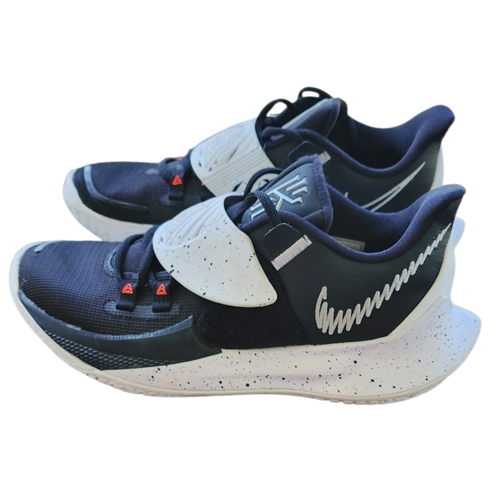 NIKE KYRIE LOW 3 SNEAKERS